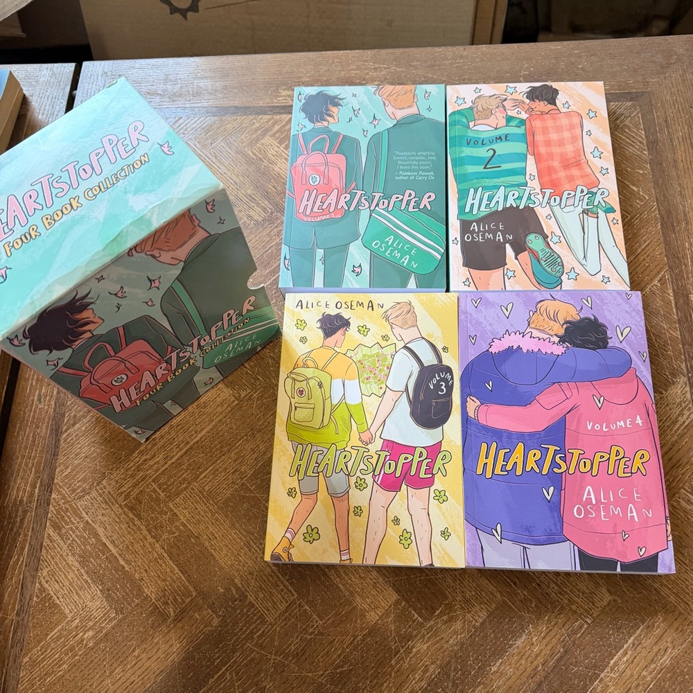 Heartstopper Graphic Novels Box Set